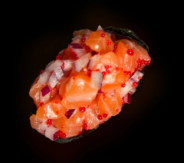 заказать: Суши в Запорожье - Гункан с тартаром из лосося